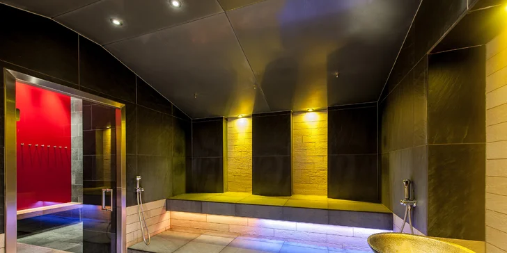 Hotel Panorama SPA ponúka panoramatické sauny, parný kúpeľ aj vnútorný a vonkajší strešný bazén.