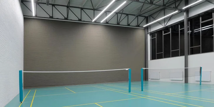 Hodina badmintonu až pro 4 hráče