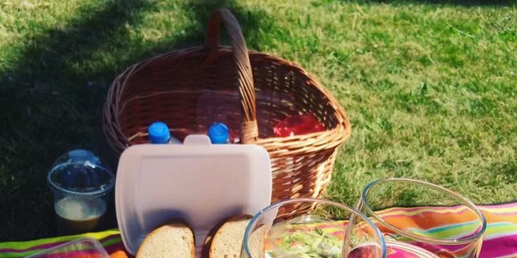 Piknik pod širým nebem: půjčte si koš plný dobrot a drinků i deku na sezení