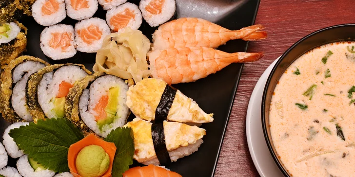 Pestrý set pro 2 plný dobrot z Asie: polévka, tempura, sushi i dezert