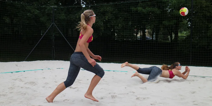 Hodinový pronájem venkovního kurtu na beachvolejbal