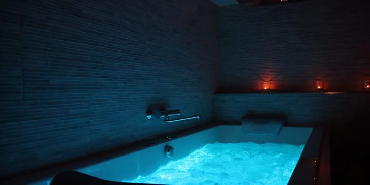 Pohoda pro oba: Privátní partnerský wellness s vířivkou a saunou či pivní lázeň