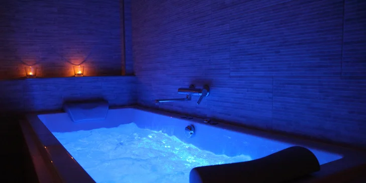 Pohoda pro oba: Privátní partnerský wellness s vířivkou a saunou či pivní lázeň