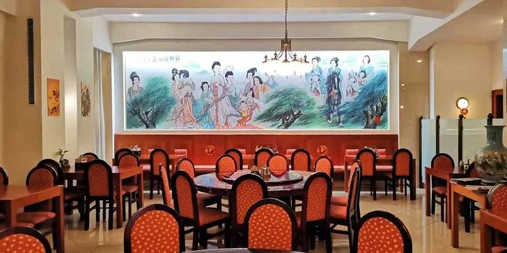Restaurace je skvěle dostupná MHD.