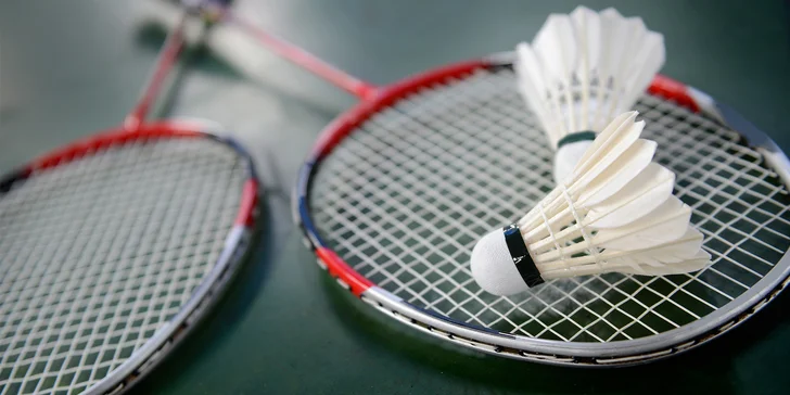 Hodina badmintonu až pro 4 hráče