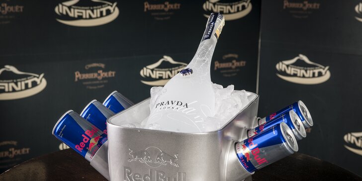 Tahle párty bude mít říz: litr prvotřídní vodky Pravda a Red Bull v Infinity baru
