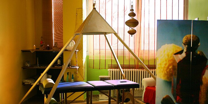 Relaxace v pyramidě: masáže rukou, nohou, zad i šíje spojené s muzikoterapií