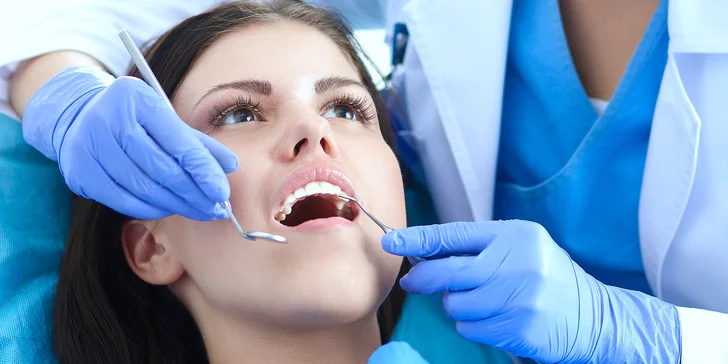 Důkladná péče o váš chrup: dentální hygiena a případně i ordinační bělení