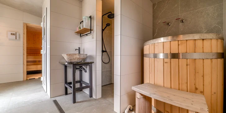 Ak zatúžite po relaxe, za menší príplatok môžete využiť mini wellness so suchou fínskou saunou, infra saunou, ochladzovacou kaďou a oddychovou zónou. 