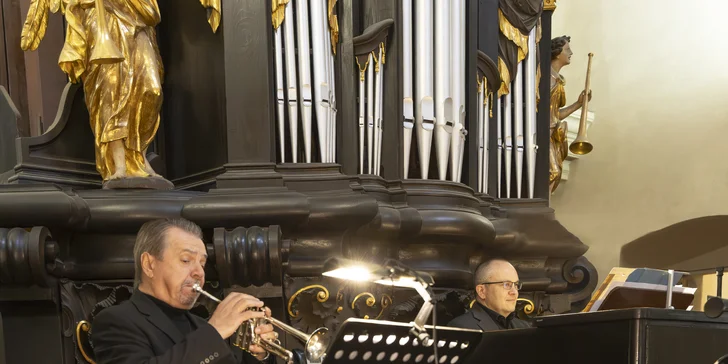 Chybět nebudou ani romantické písně, muzikálové melodie a známá filmová hudba.