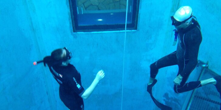 Svět pod hladinou: zkušební ponor na nádech v 8metrové potápěčské jámě