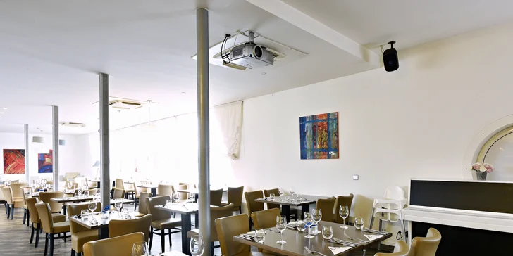 Nedělní fish & grill brunch na lodi: 2 hodiny neomezené konzumace a zábavy