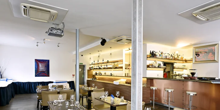 Nedělní fish & grill brunch na lodi: 2 hodiny neomezené konzumace a zábavy