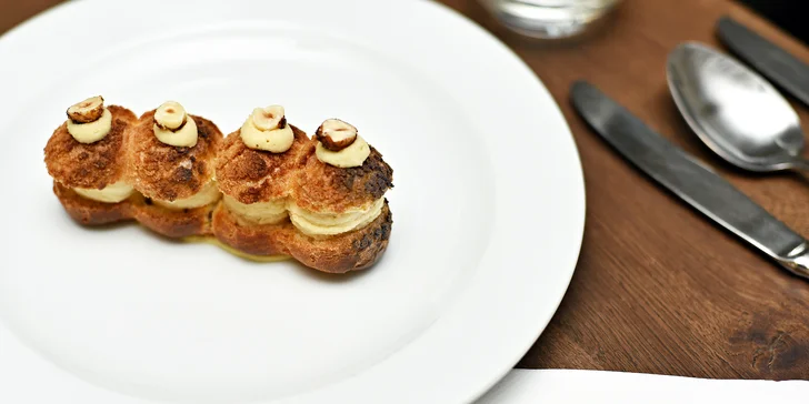 Nedělní fish & grill brunch na lodi: 2 hodiny neomezené konzumace a zábavy