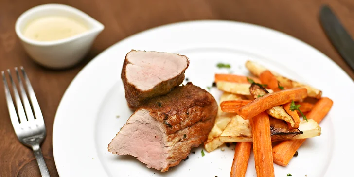 Nedělní fish & grill brunch na lodi: 2 hodiny neomezené konzumace a zábavy