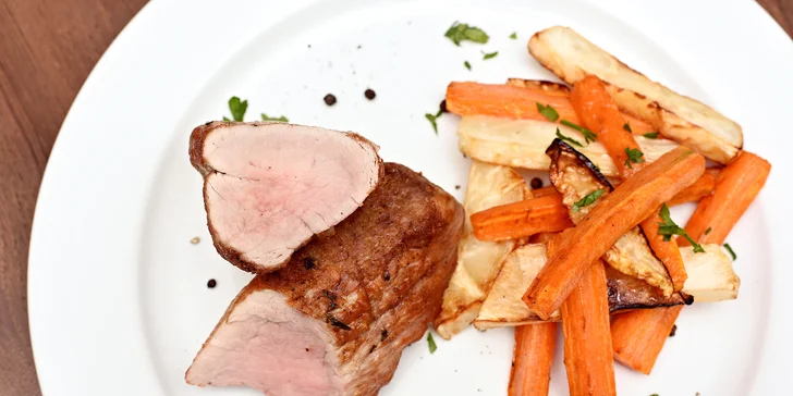 Nedělní fish & grill brunch na lodi: 2 hodiny neomezené konzumace a zábavy