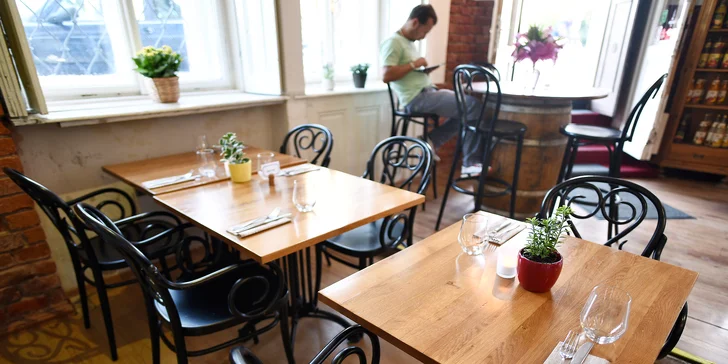 Takhle chutná jaro v Itálii: 5chodové degustační menu a sklenka vína pro dva