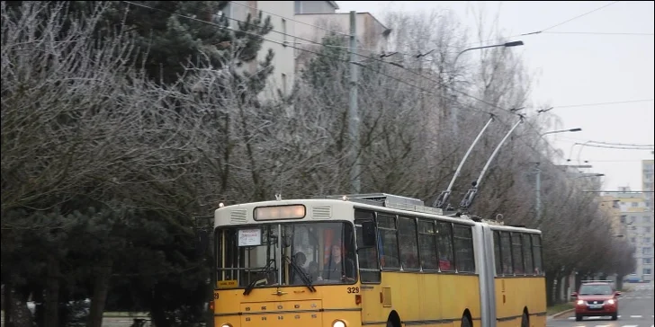 Tříhodinová projížďka historickým trolejbusem Škoda Sanos 329