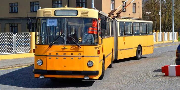 Tříhodinová projížďka historickým trolejbusem Škoda Sanos 329