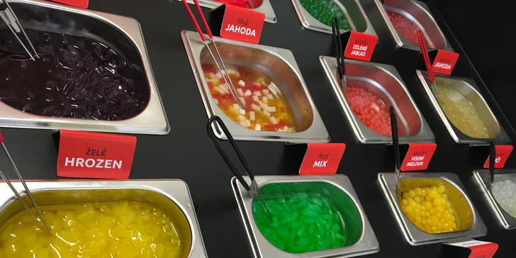 Čaj, který má koule: Bubble Tea v kelímku s extra porcí želé
