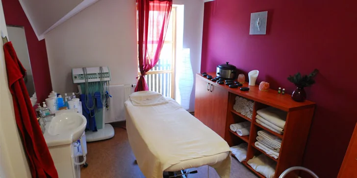 Hodinová masáž zad a šíje a případně následná relaxace v solné jeskyni