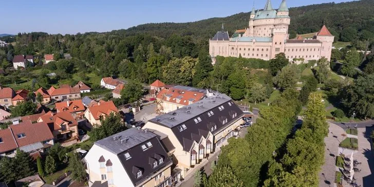 Romantický wellness pobyt pod Bojnickým zámkem se snídaní či polopenzí