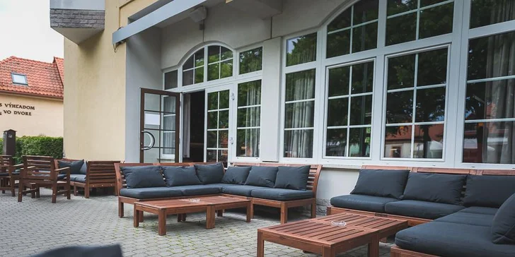 Romantický wellness pobyt pod Bojnickým zámkem se snídaní či polopenzí
