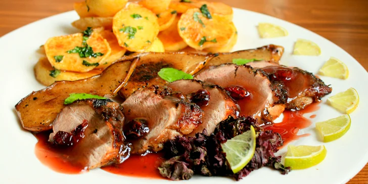 Tříchodové menu pro 2 gurmány: tatarák z lososa, kachní prsa a zmrzlina