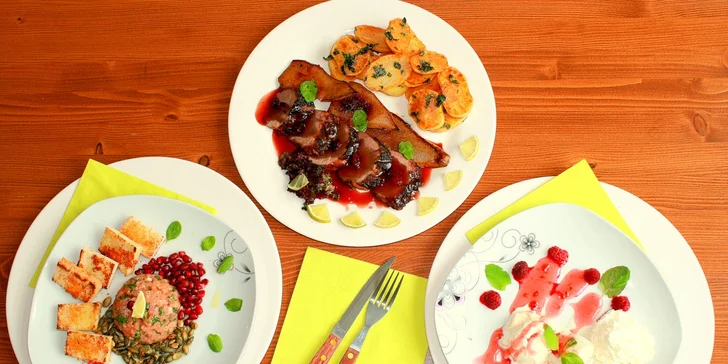 Tříchodové menu pro 2 gurmány: tatarák z lososa, kachní prsa a zmrzlina
