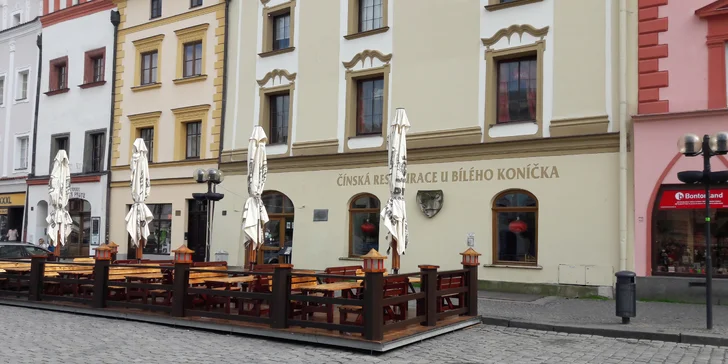 Sushi na Pernštýnském náměstí: 24, 40 či 60 ks s lososem, krevetou i mangem