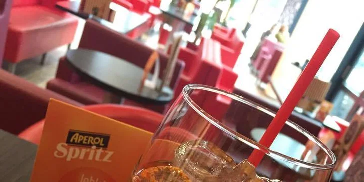 Příjemné osvěžení v Karolina Parku: 2 nebo 4 drinky Aperol Spritz