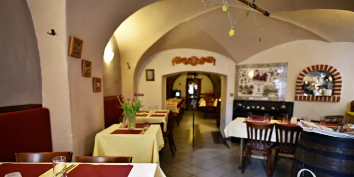Propadněte vášni ke španělské kuchyni: degustační tapas menu pro 2 gurmány