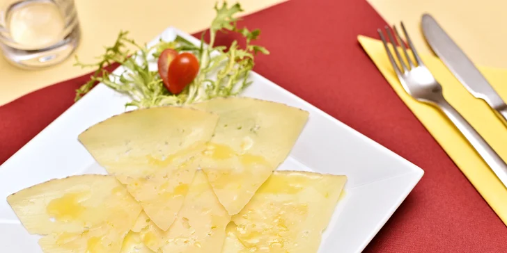 Propadněte vášni ke španělské kuchyni: degustační tapas menu pro 2 gurmány