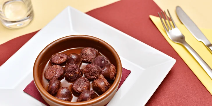 Propadněte vášni ke španělské kuchyni: degustační tapas menu pro 2 gurmány
