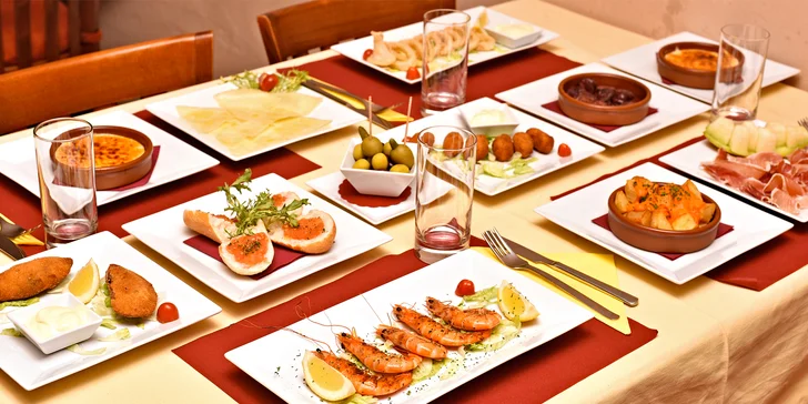 Propadněte vášni ke španělské kuchyni: degustační tapas menu pro 2 gurmány