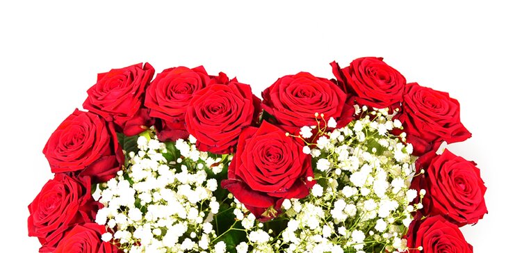 Kytice poskládané z rudých růží: dokonalý dárek ke Dni matek i k prvnímu máji