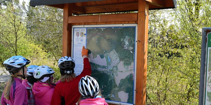 Výlet na koloběžce: nenáročná trasa z kopce + lukostřelba nebo bobová dráha