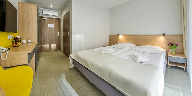 Zabydlíte se v hotelu Zorza jen 100 m od pláže.