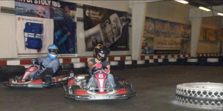 Adrenalin na nejdelší dráze východních Čech: zbrusu nové závodní motokáry