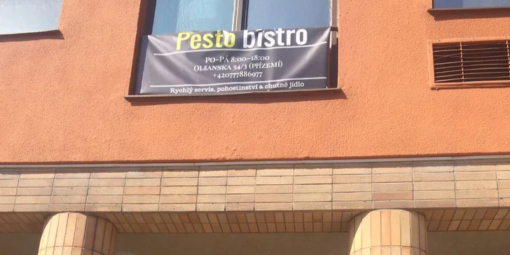 Horký nápoj a domácí dezert na Žižkově pro jednoho či dva