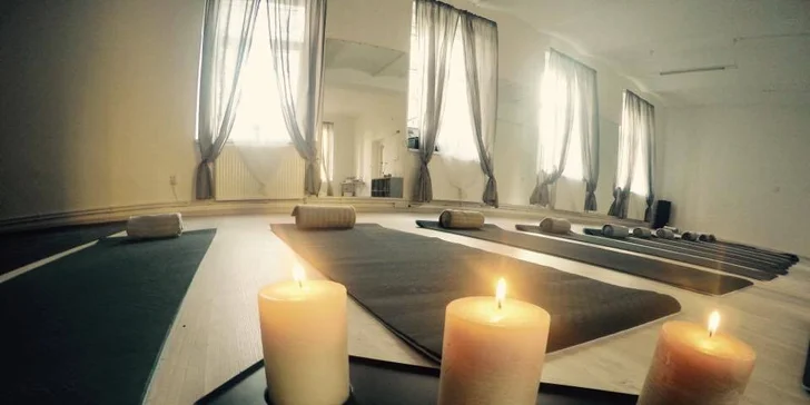 2x 60minutová lekce Hatha Flow jógy ve Studiu Yogaholick