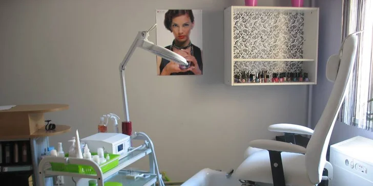 Suchá či mokrá pedikúra nebo manikůra s P-Shine nebo Shellac