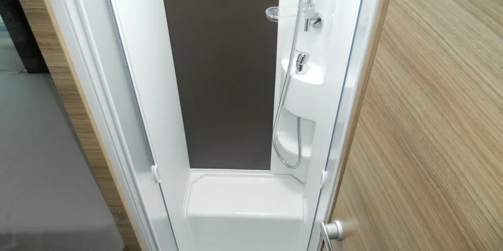 Bydlete v pohybu: Záloha na obytný vůz Adria Matrix Axess + kola zdarma