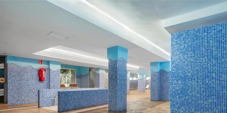 Nechybí ani wellness část s krytým bazénem, vířivkou a tureckou lázní hammam.