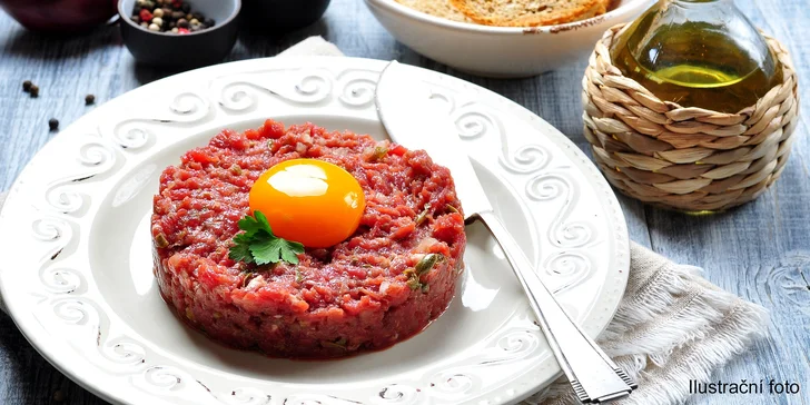 300 nebo 500 gramů masitého blaha: Čerstvě namíchaný tatarák až pro 4 osoby