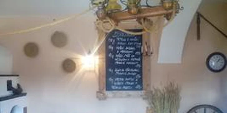 Bašta jako z pohádky: Tataráček a žebírka ve staročeské restauraci v Úlicích