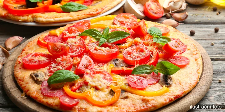 Zpestřete si víkend dobrotou: Malá či velká pizza dle výběru ze 33 druhů