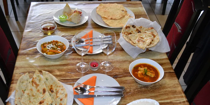 Paleta indických chutí: menu s kuřecím či vegetariánským hlavním chodem pro 2