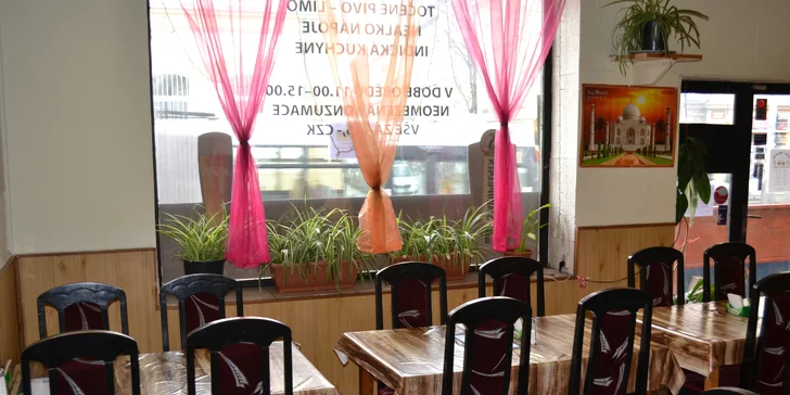 Paleta indických chutí: menu s kuřecím či vegetariánským hlavním chodem pro 2