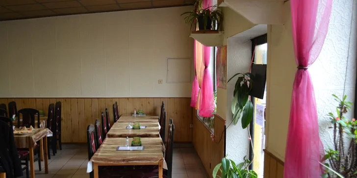 Paleta indických chutí: menu s kuřecím či vegetariánským hlavním chodem pro 2